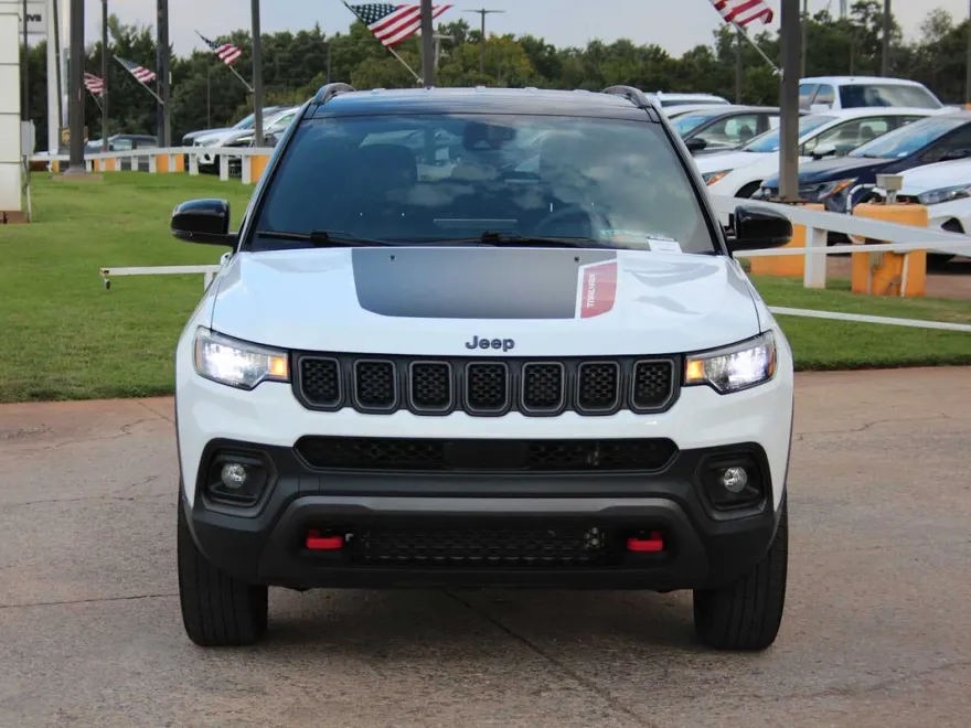 2024 Jeep Compass Trailhawk photo 1