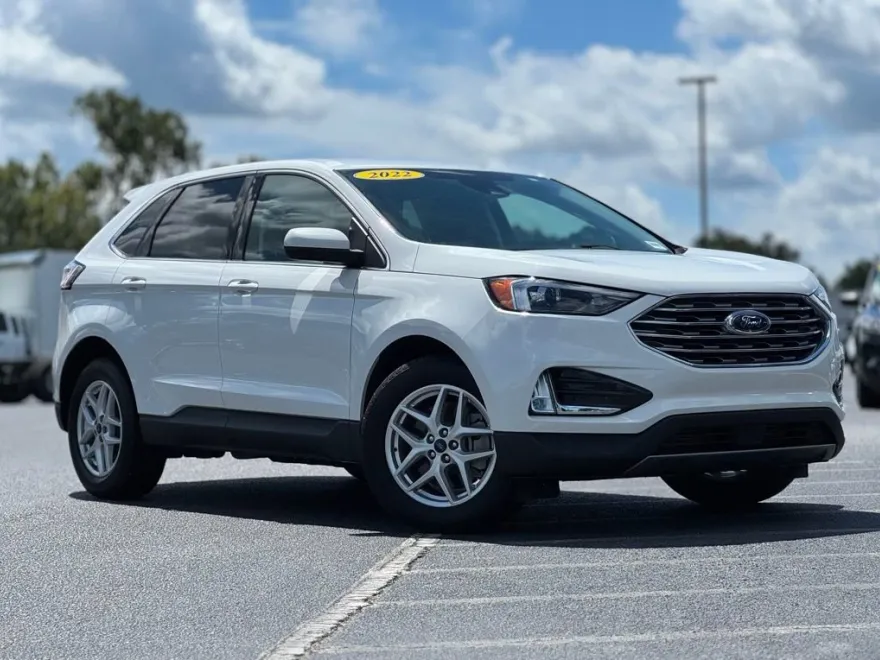2022 Ford Edge SEL photo 1