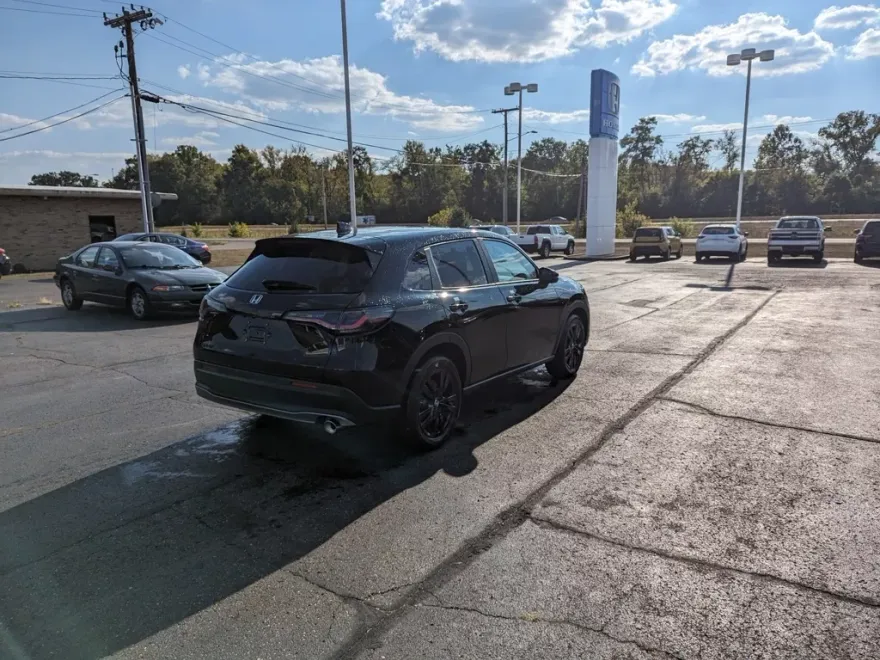 2026 Honda HR-V Sport photo 1