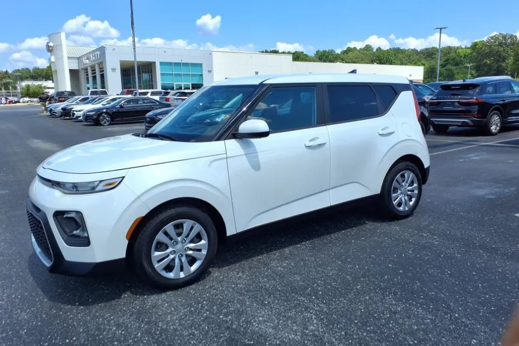 2022 Kia Soul S photo 1