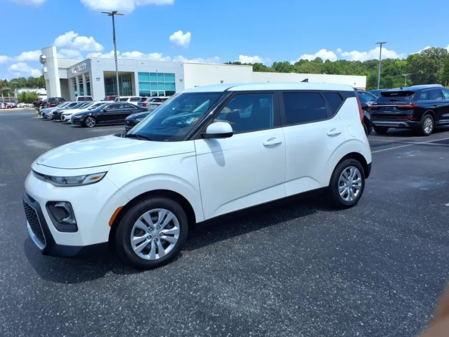 2022 Kia Soul S photo 1