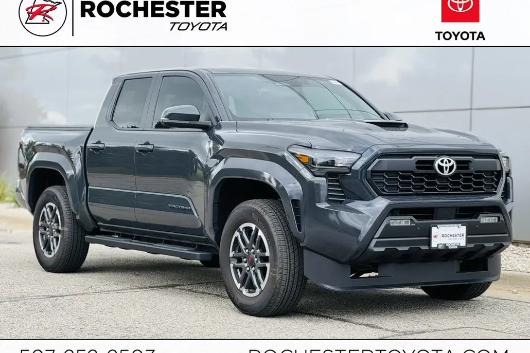 2024 Toyota Tacoma TRD Sport 4x4 photo 1