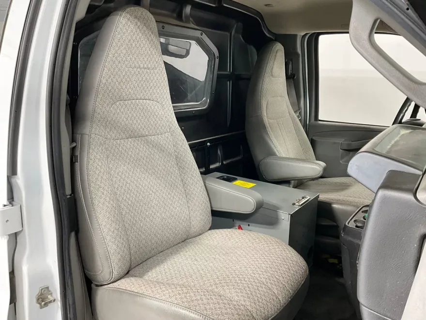 2023 Gmc Savana Cargo photo 1