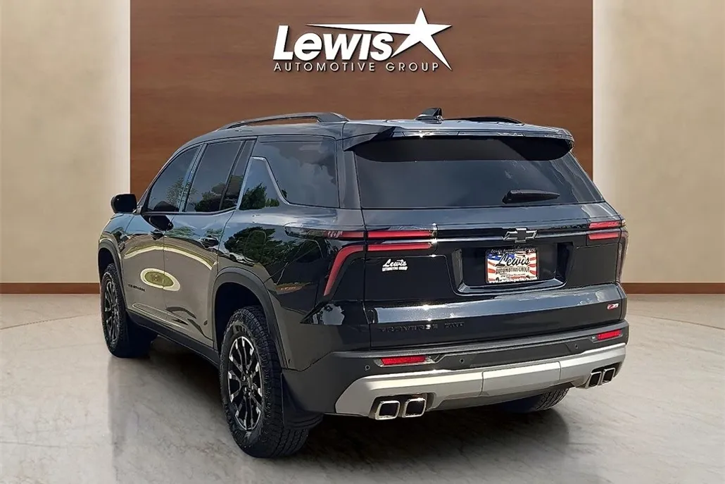 2025 Chevrolet Traverse Z71 photo 1