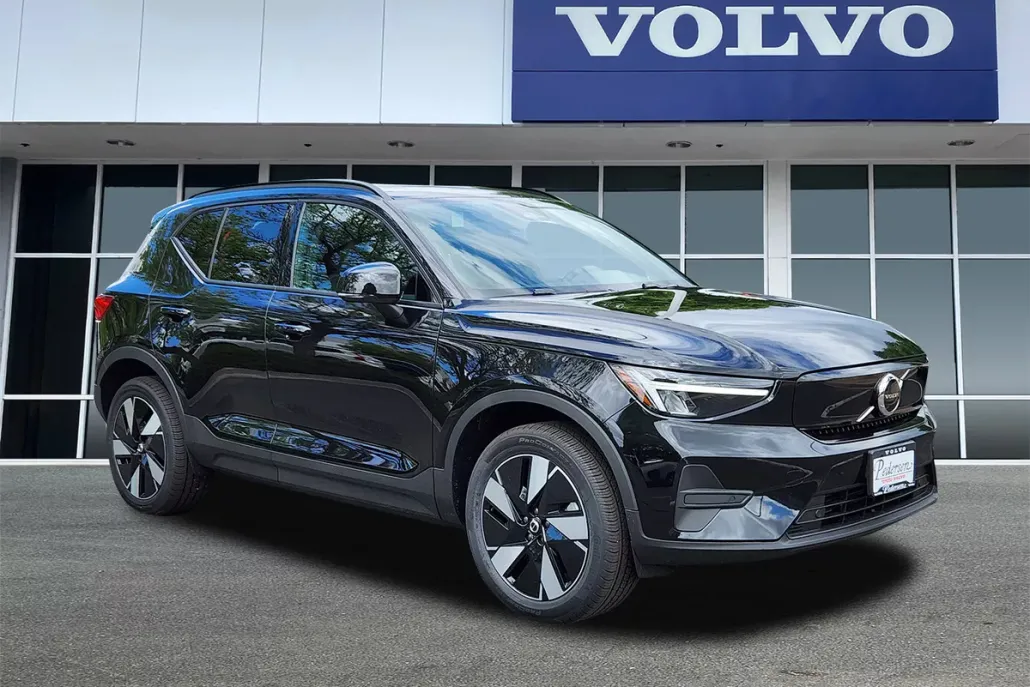 2025 Volvo EX40 Twin Motor Core photo 1