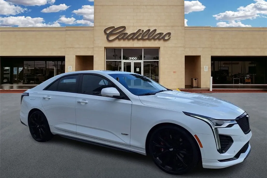 2023 Cadillac CT4 photo 1