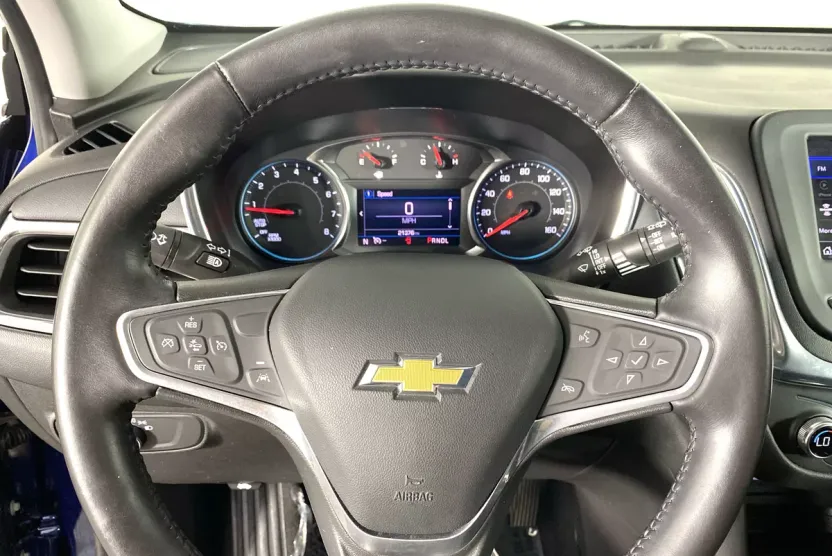 2022 Chevrolet Equinox LT photo 1