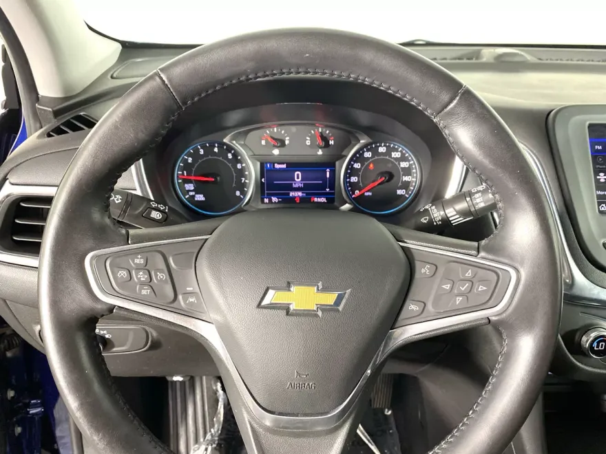 2022 Chevrolet Equinox LT photo 1