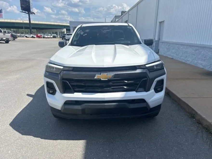 2026 Chevrolet Colorado LT photo 1