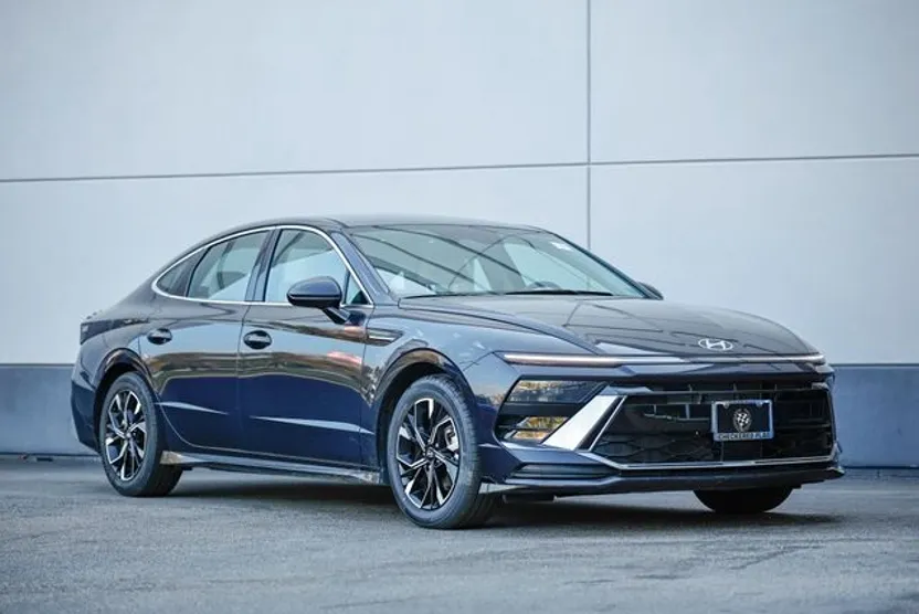 2024 Hyundai Sonata SEL photo 1