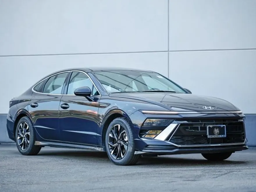 2024 Hyundai Sonata SEL photo 1