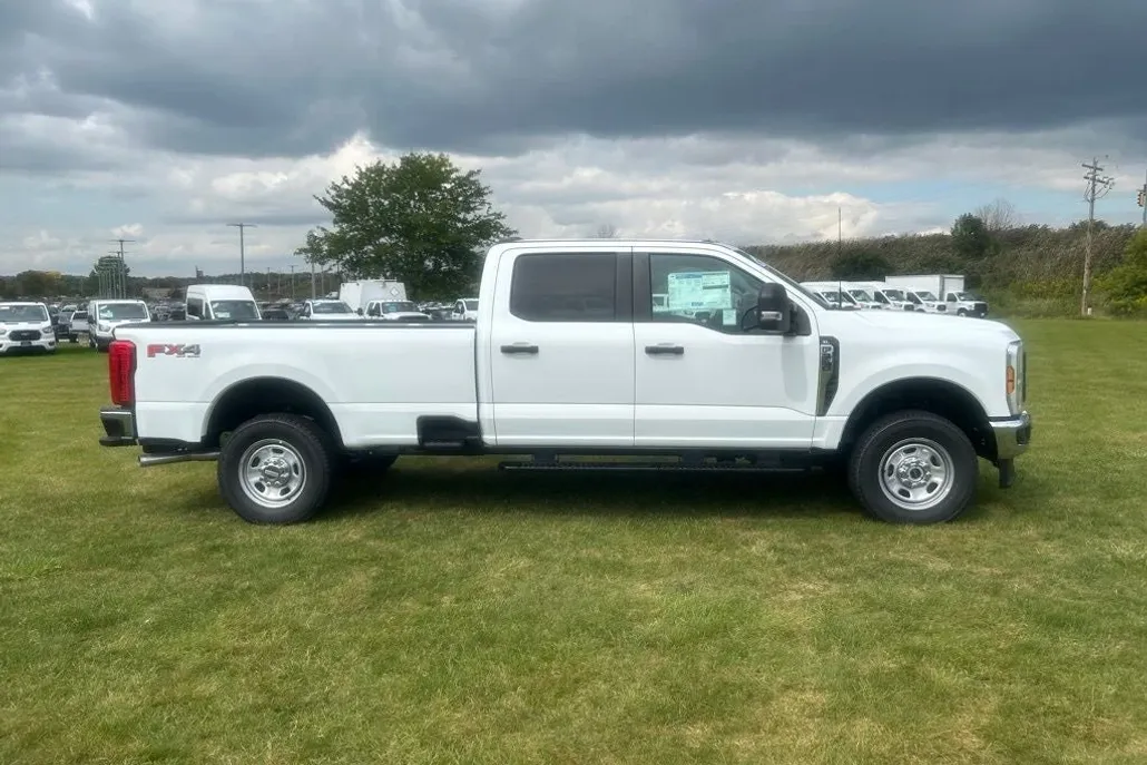 2026 Ford F-350 photo 1