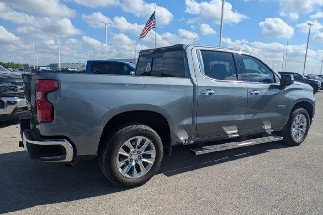 2021 Chevrolet Silverado 1500 LTZ photo 1