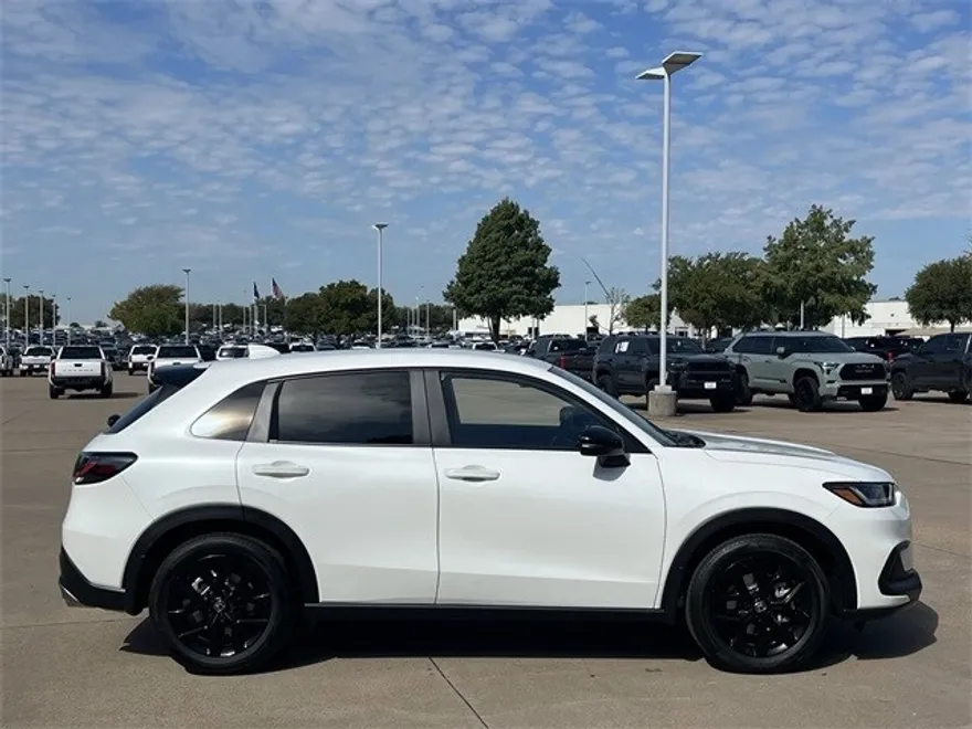 2025 Honda HR-V Sport photo 1