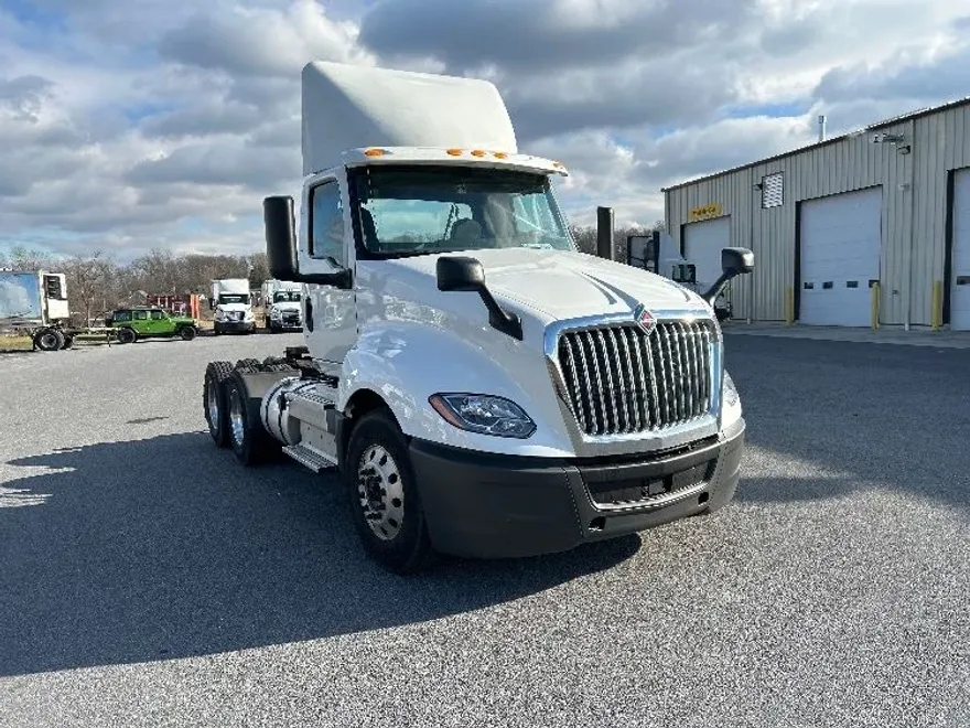 2019 International LT625 LT photo 1
