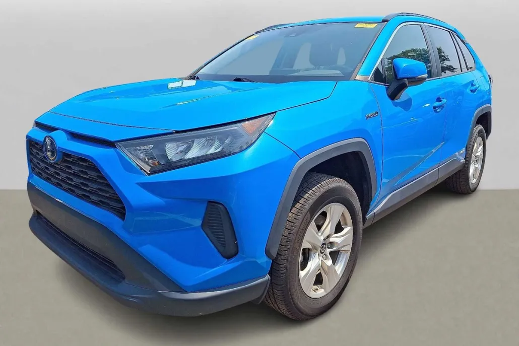 2021 Toyota RAV4 Hybrid LE photo 1