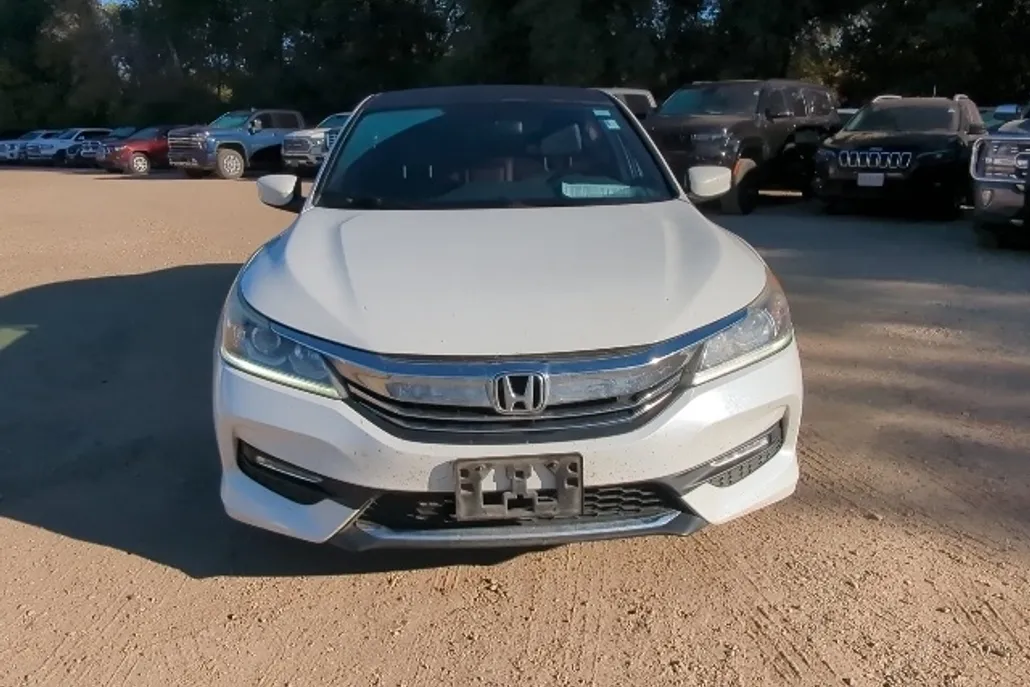 2017 Honda Accord Sport photo 1