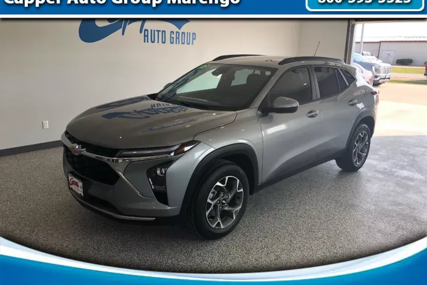 2025 Chevrolet Trax LT photo 1