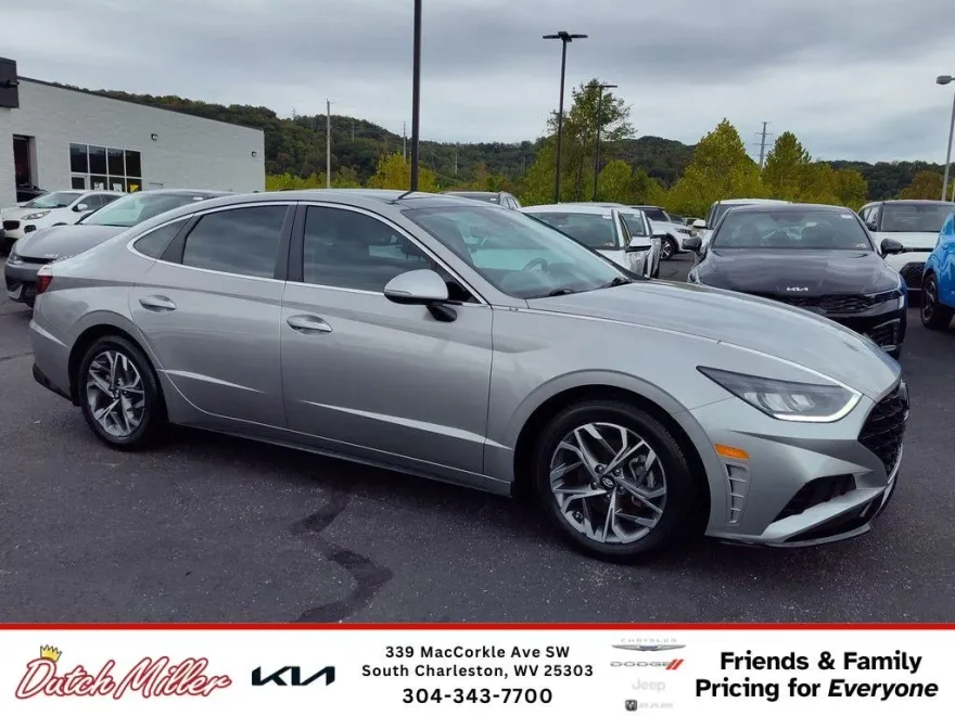 2022 Hyundai Sonata SEL photo 1