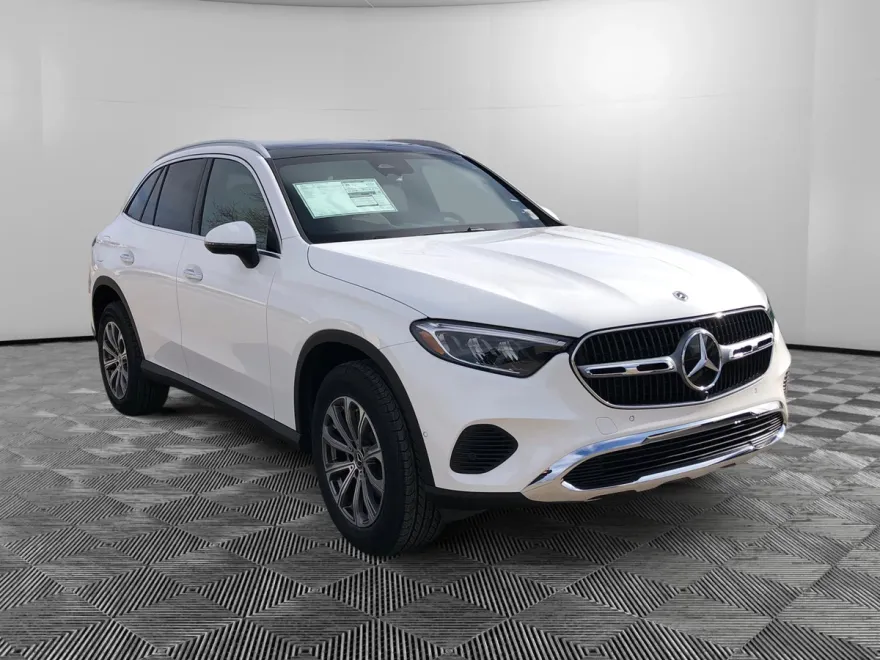 2025 Mercedes Benz GLC 300 4MATIC photo 1