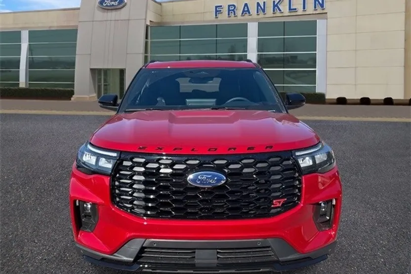 2025 Ford Explorer ST photo 1