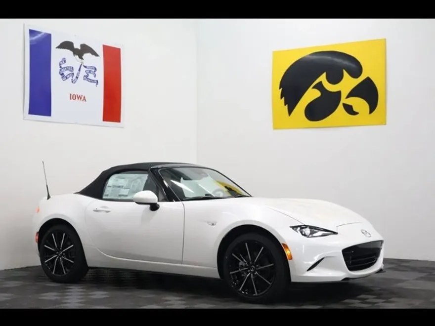 2024 Mazda MX-5 Miata Miata Grand Touring photo 1