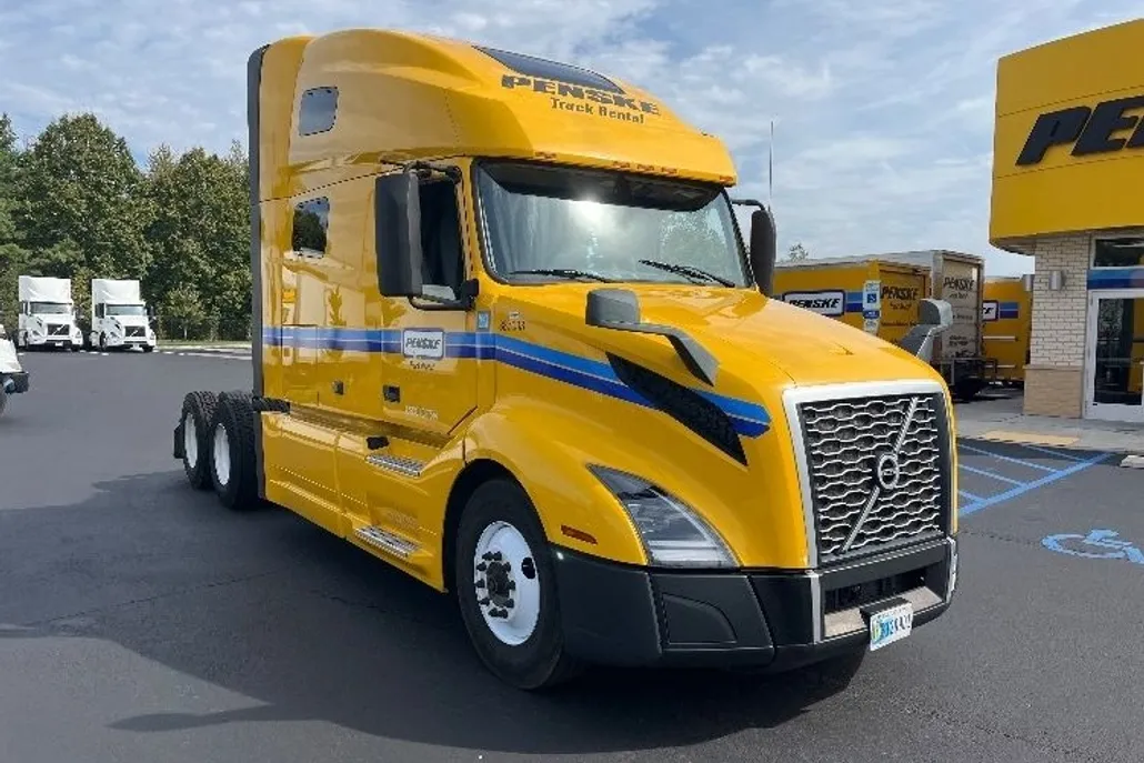 2022 Volvo Truck VNL photo 1