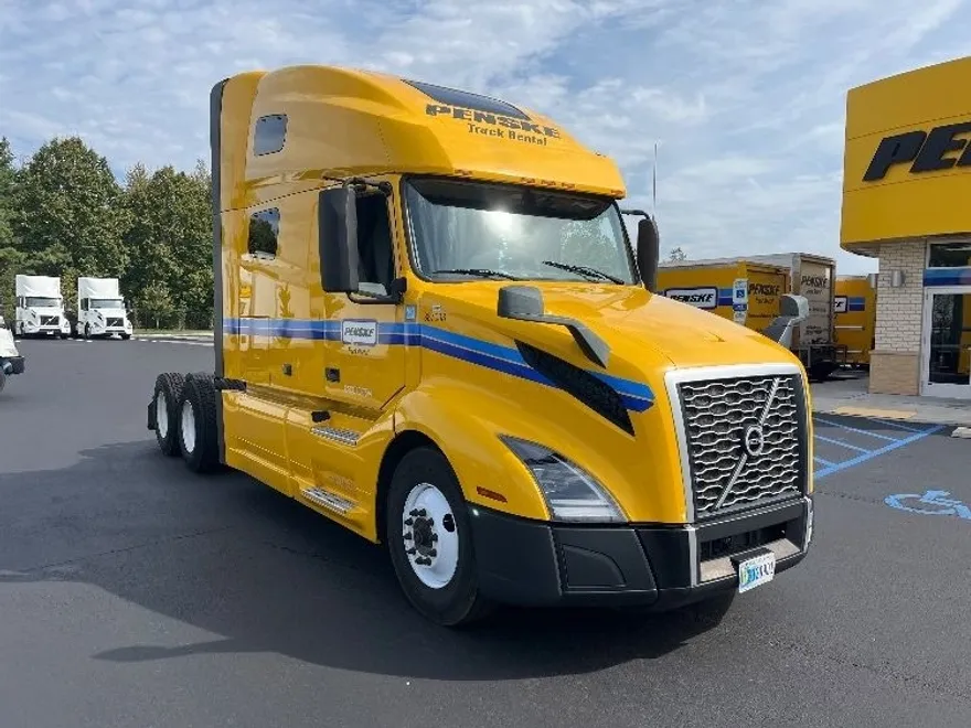 2022 Volvo Truck VNL photo 1
