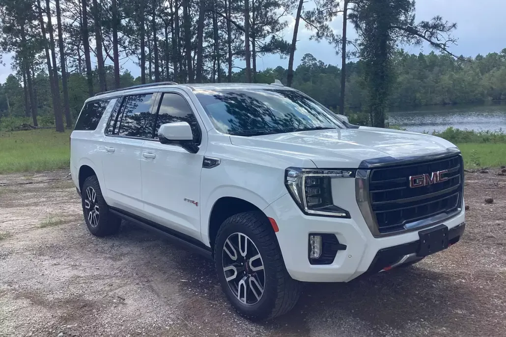 2021 Gmc Yukon XL AT4 photo 1