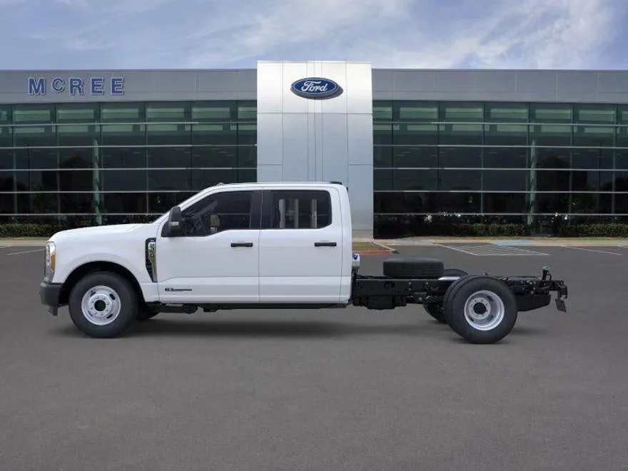 2025 Ford F-350 XL photo 1