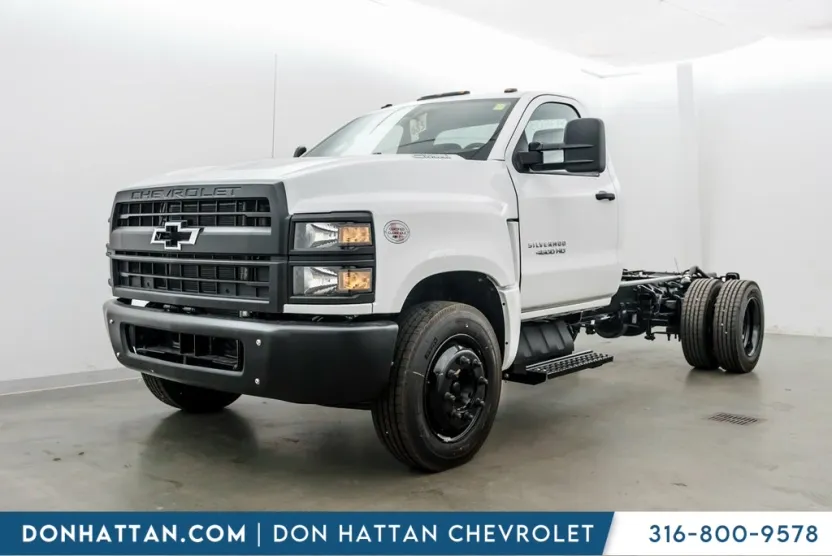 2023 Chevrolet Silverado 4500HD Work Truck photo 1