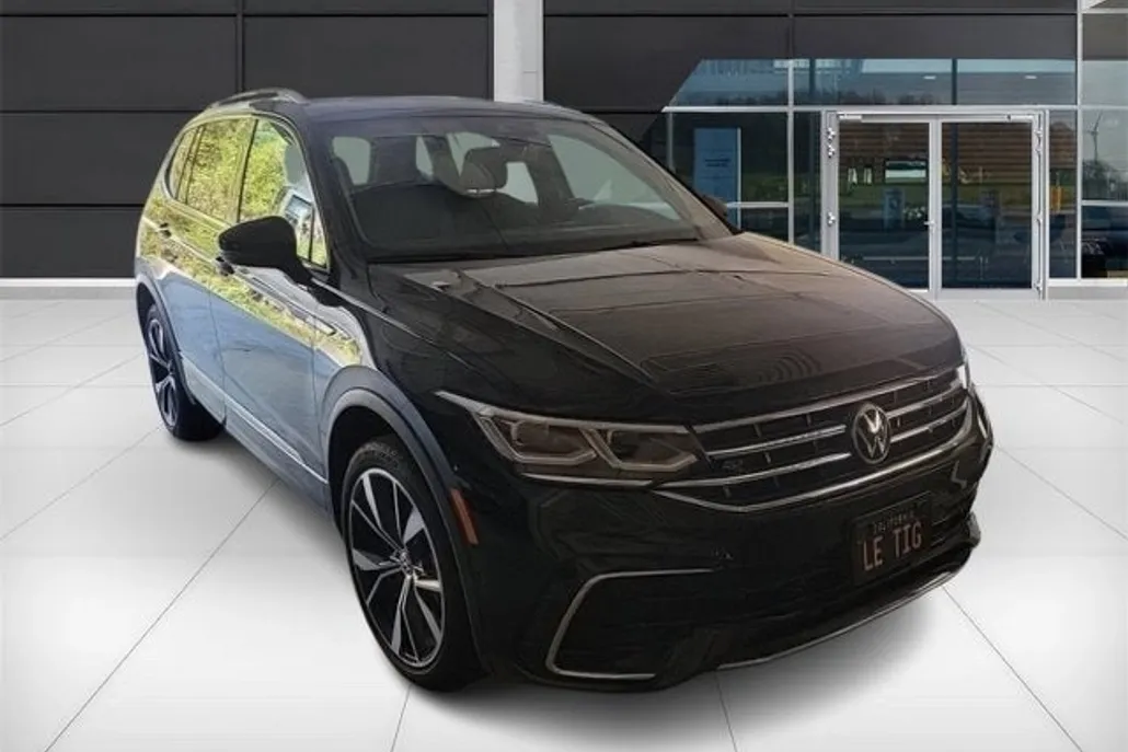2022 Volkswagen Tiguan SEL Premium R-Line photo 1