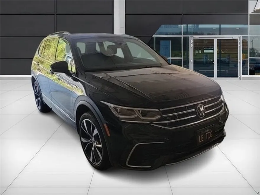 2022 Volkswagen Tiguan SEL Premium R-Line photo 1
