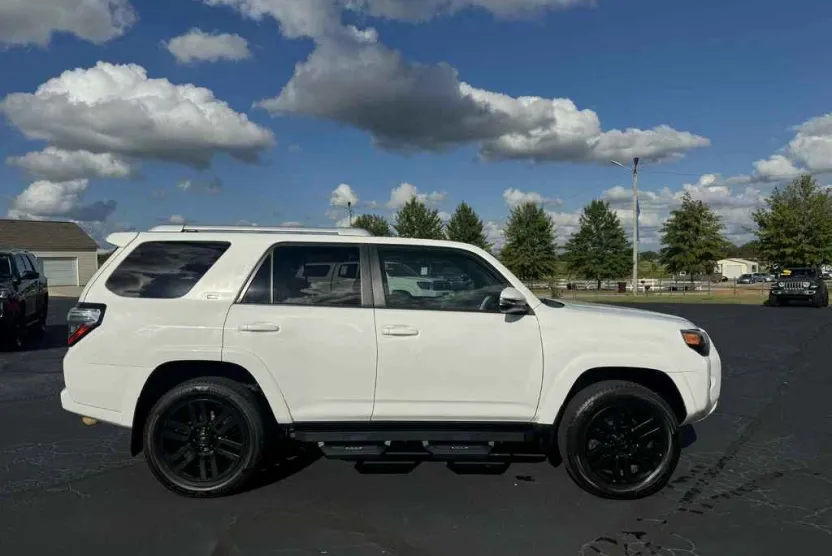 2015 Toyota 4Runner SR5 Premium photo 1