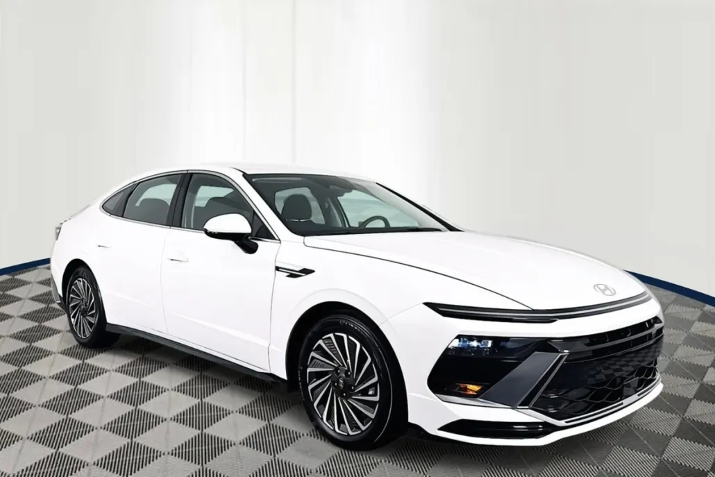 2025 Hyundai Sonata Hybrid SEL photo 1