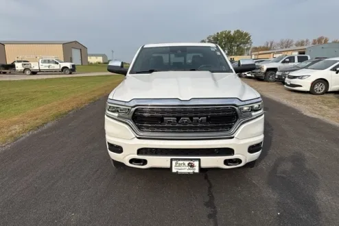 2023 Ram 1500 Limited photo 2