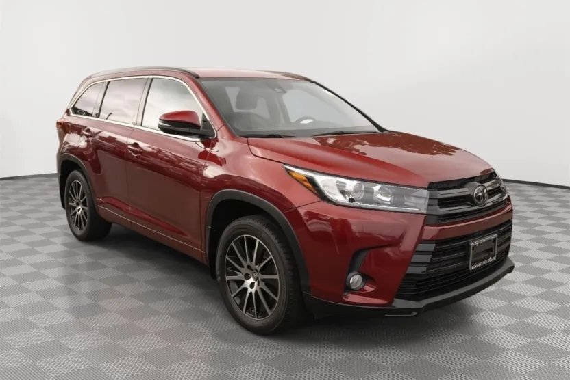 2018 Toyota Highlander SE photo 1
