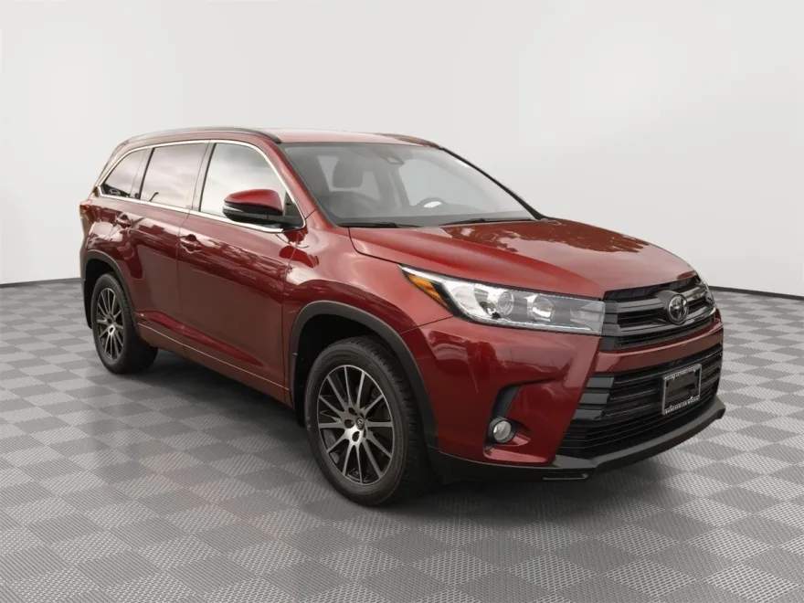 2018 Toyota Highlander SE photo 1