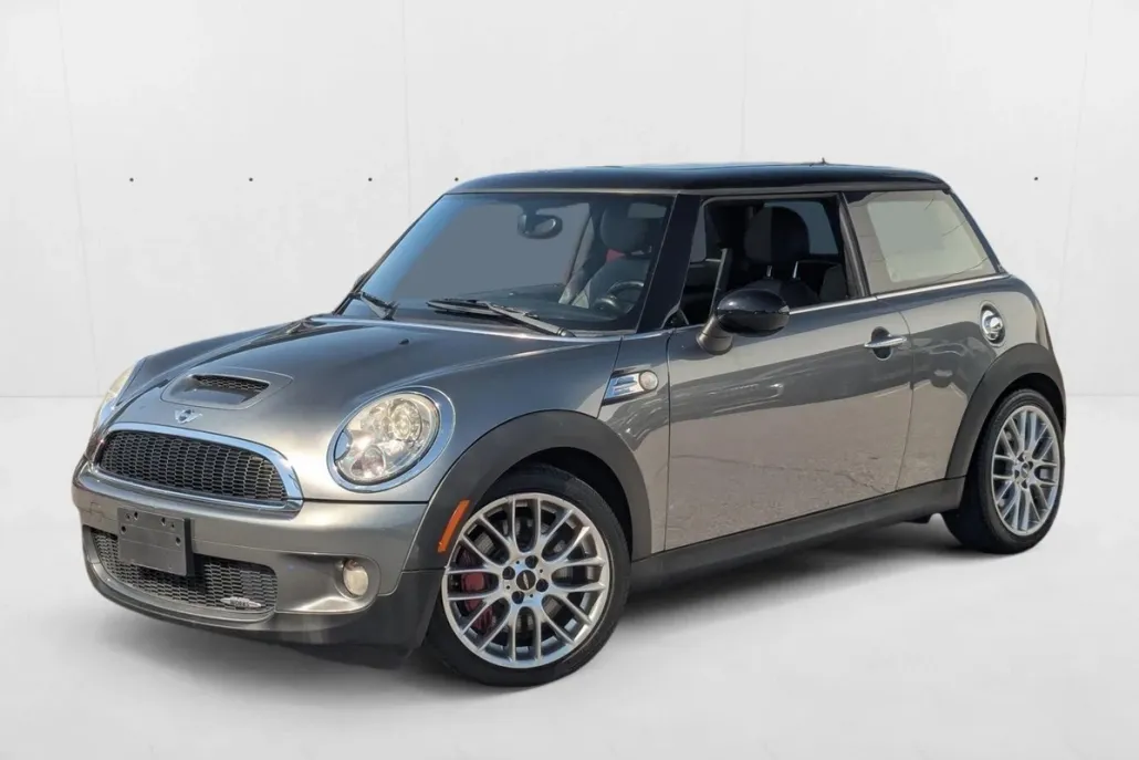 2010 Mini Cooper 2 Door Hardtop photo 1