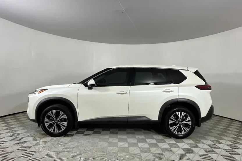 2021 Nissan Rogue SV photo 1