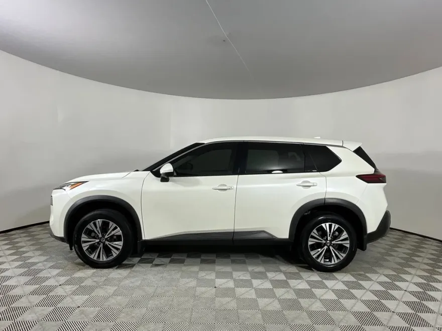 2021 Nissan Rogue SV photo 1