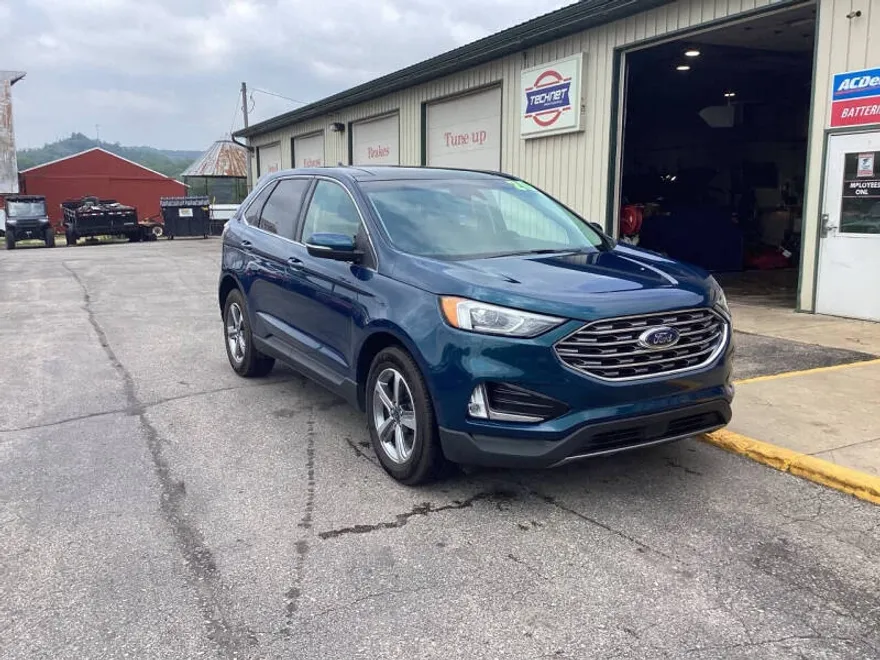 2020 Ford Edge SEL photo 1
