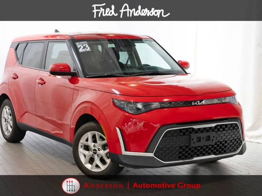 2023 Kia Soul LX photo 1