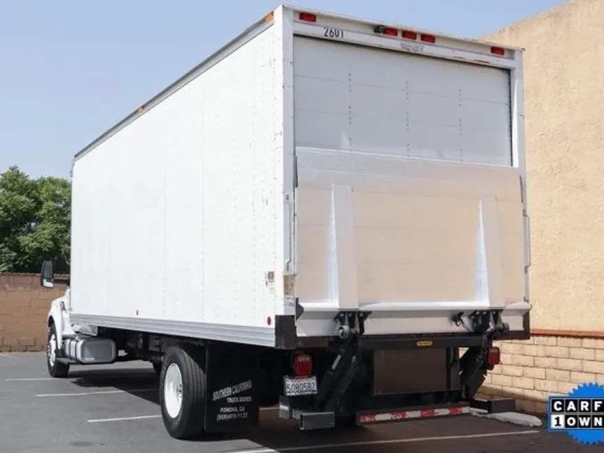 2017 Ford F-750 photo 6