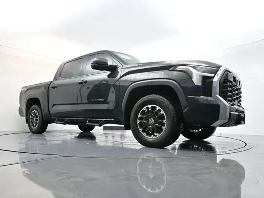 2022 Toyota Tundra SR5 CrewMax photo 1