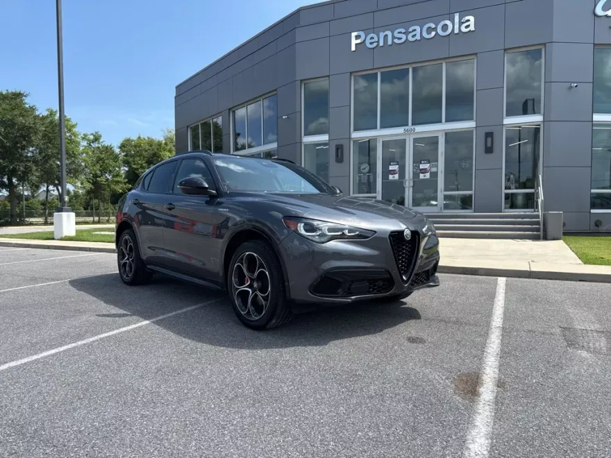 2024 Alfa Romeo Stelvio Tributo Italiano photo 1