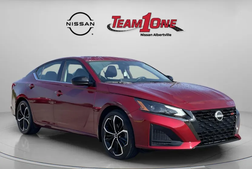 2023 Nissan Altima 2.5 SR photo 1
