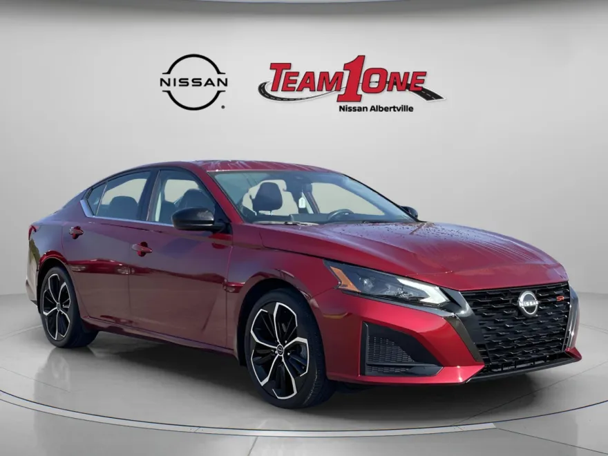 2023 Nissan Altima 2.5 SR photo 1