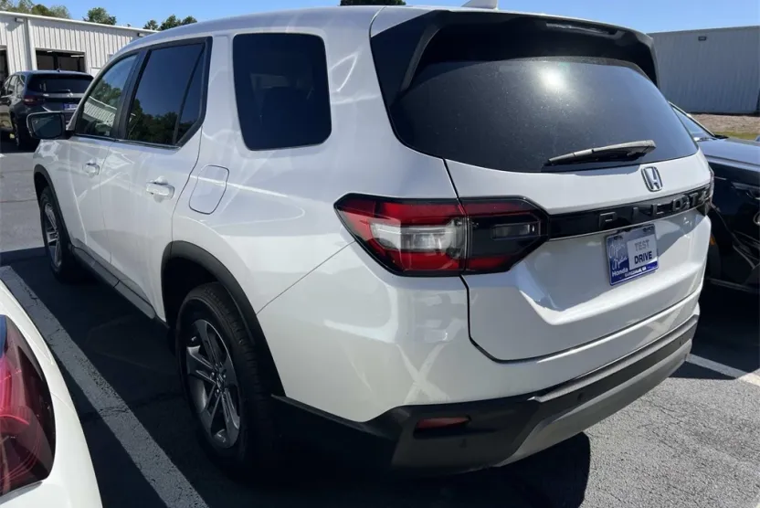 2023 Honda Pilot EX-L photo 1