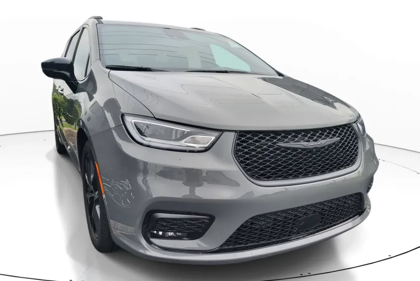 2025 Chrysler Pacifica Limited photo 1
